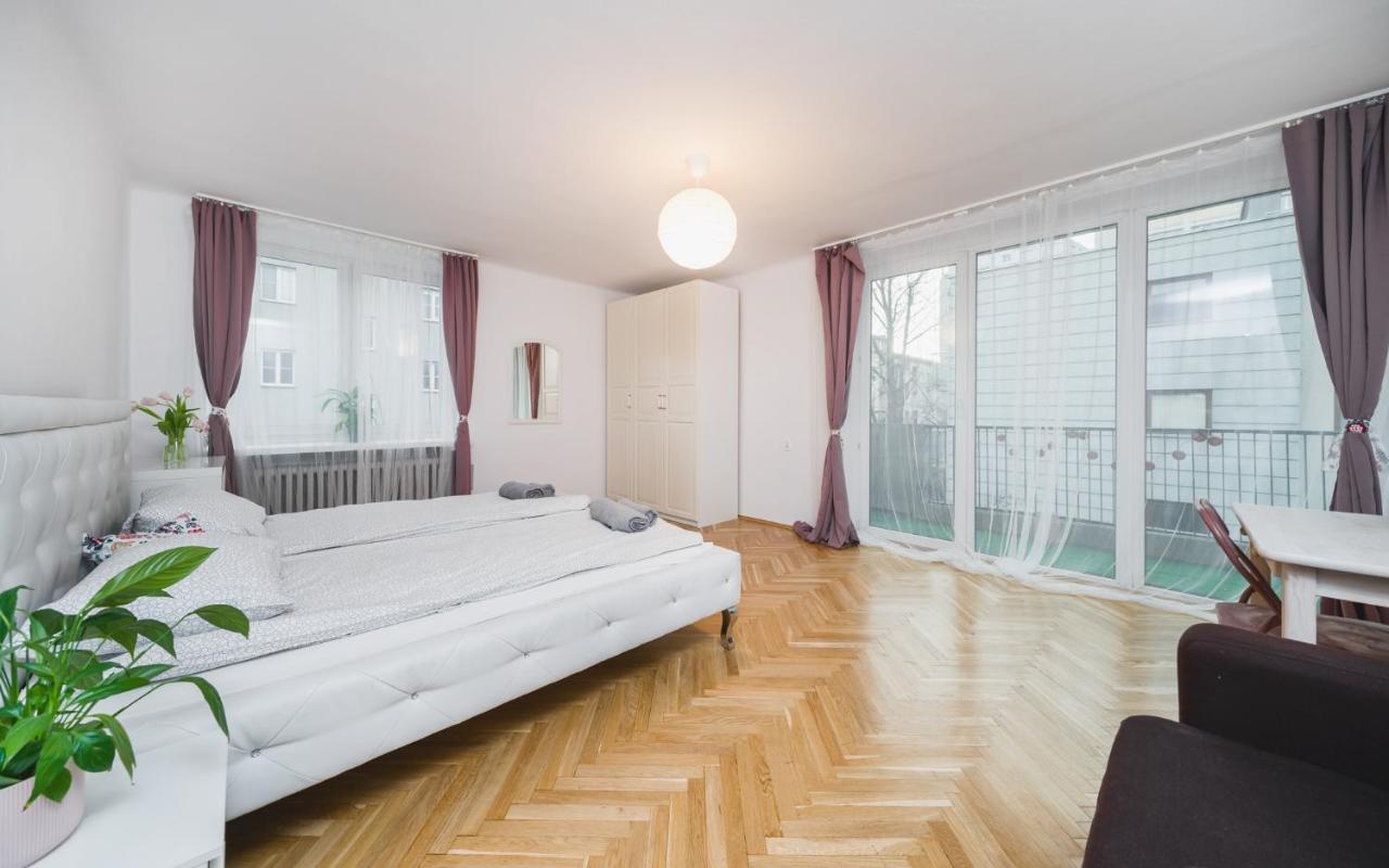Sunshine Parkside Hideaway - 3 Bedroom - By Upstairs Cracovia Esterno foto