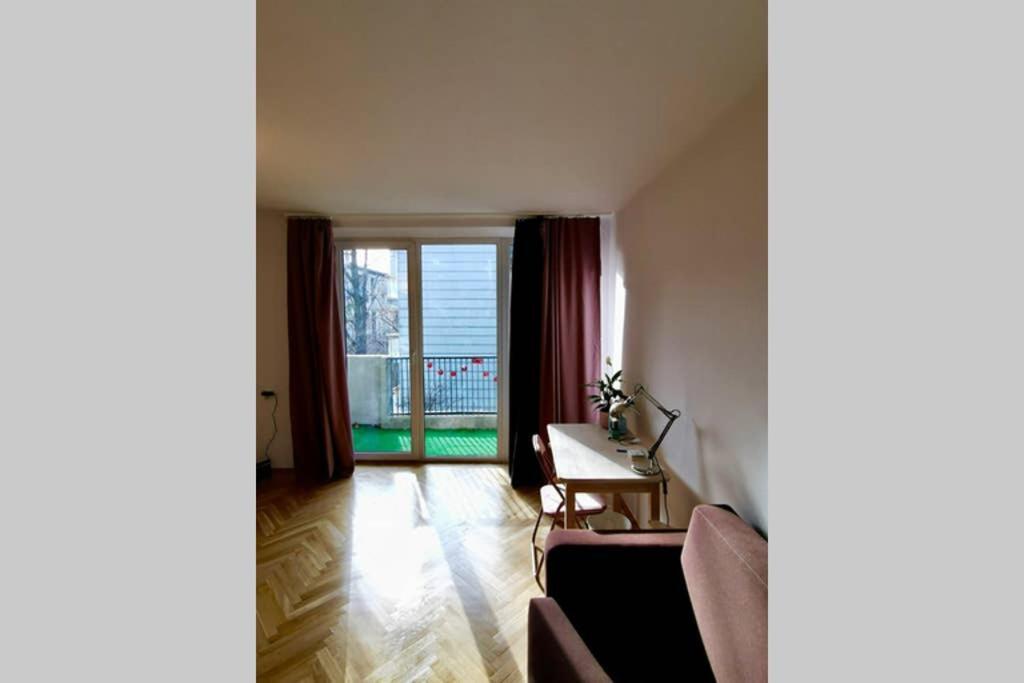 Sunshine Parkside Hideaway - 3 Bedroom - By Upstairs Cracovia Esterno foto