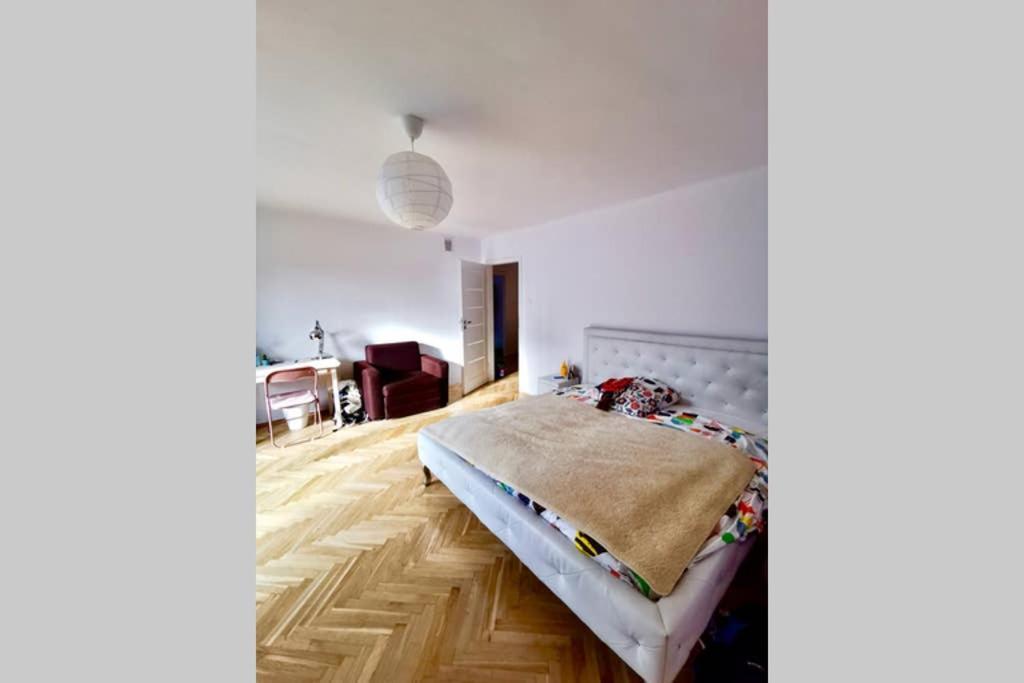 Sunshine Parkside Hideaway - 3 Bedroom - By Upstairs Cracovia Esterno foto