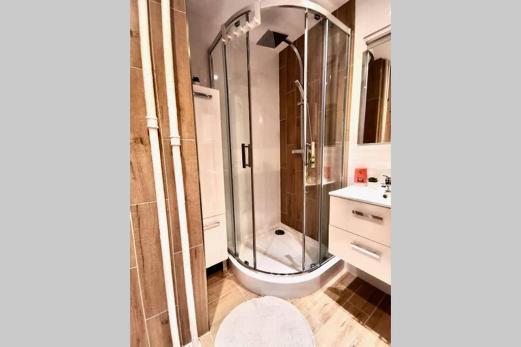 Sunshine Parkside Hideaway - 3 Bedroom - By Upstairs Cracovia Esterno foto